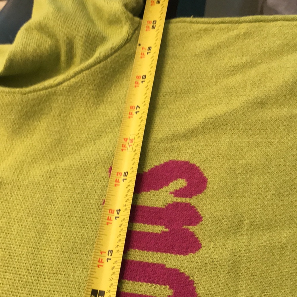 NWOT SWEATER KIWI COLOR. The original plastic bag the color is called GORGEO. 💗 - Picture 9 of 10